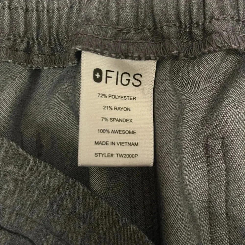FIGS Yola Skinny Scrubs in Graphite - Picture 7 of 8